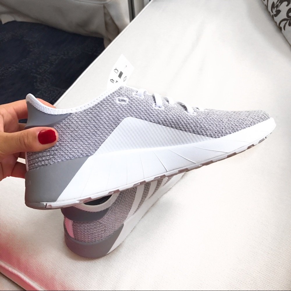 🆕 ADIDAS GREY WHITE QUESTAR X BYD SNEAKERS! - Picture 4 of 14